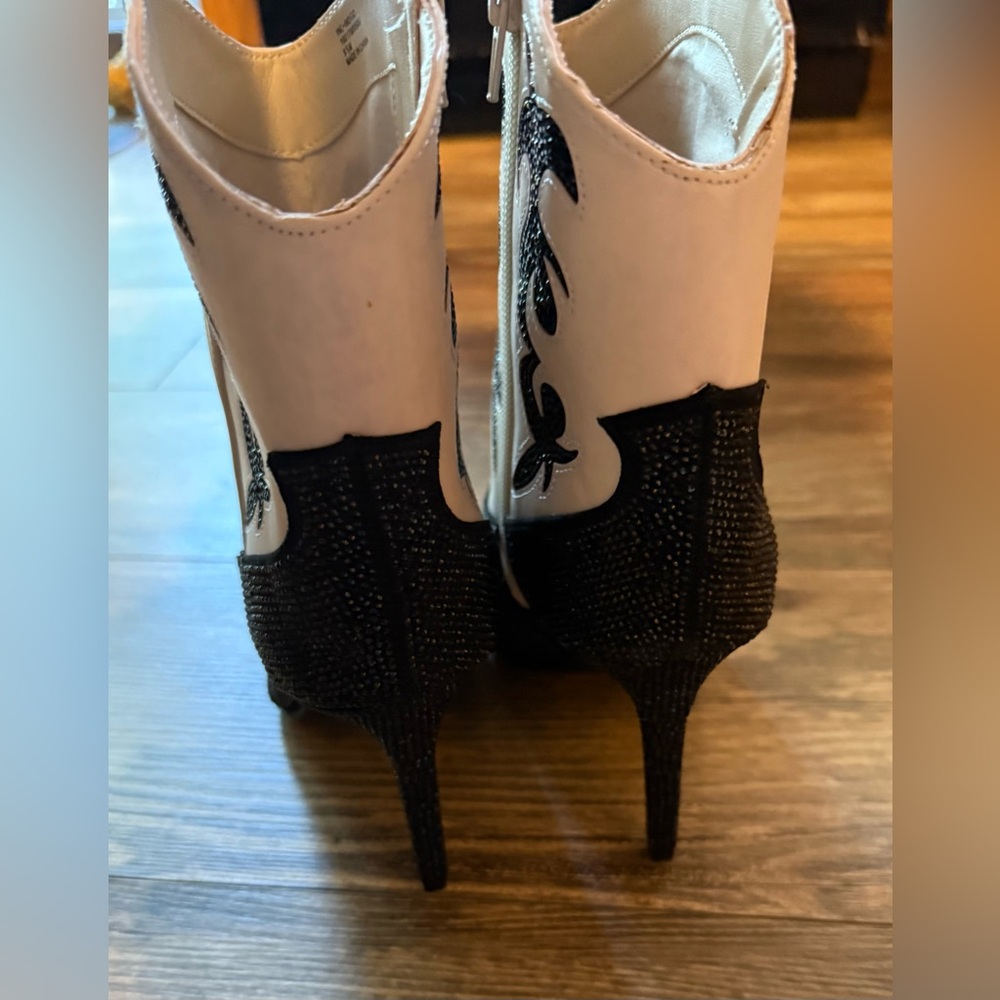 I.N.C. Indigo Cowboy Booties NIB - Picture 9 of 12